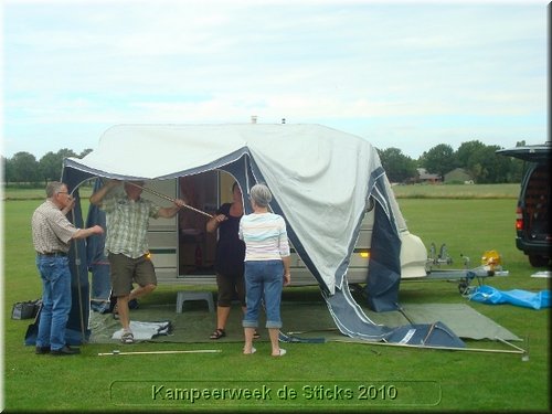 20100731_opbouw_kamp_02.jpg
